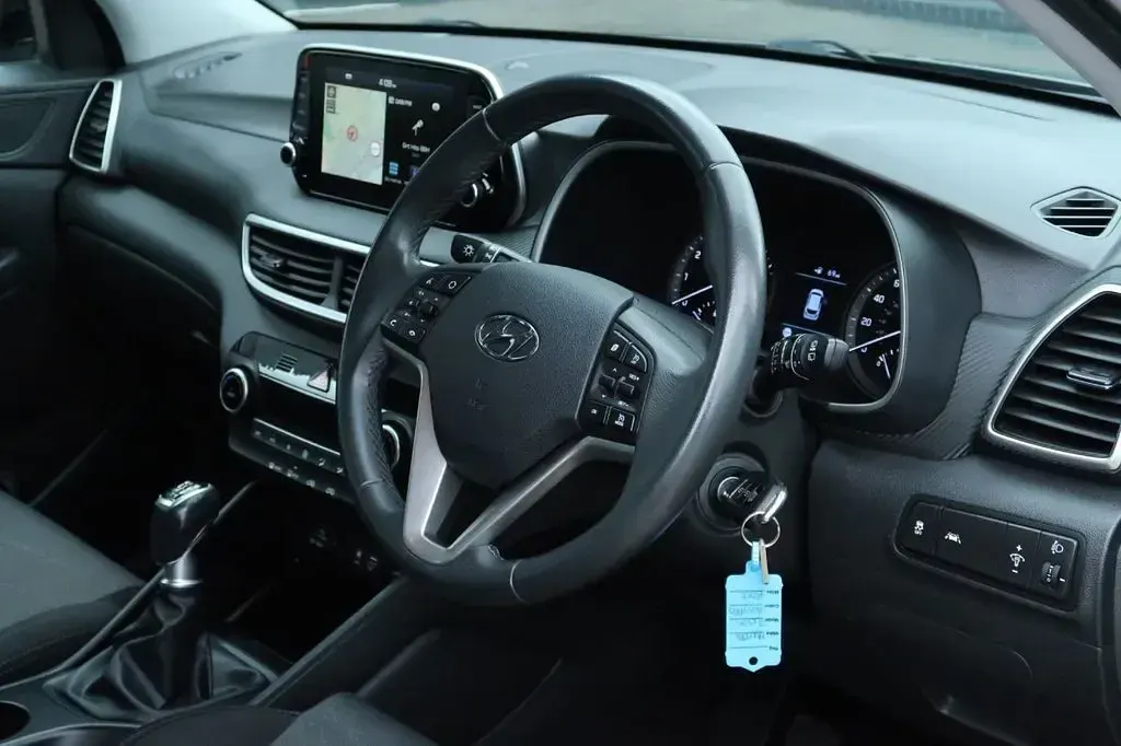 Usado Hyundai Tucson SE 132 HP (97 kW) 2020 Preto SUV
