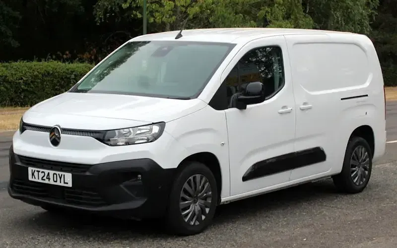 Used Citroën Berlingo 102 HP (75 kW) 2024 MPV