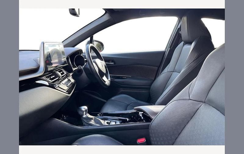 Used Toyota C-HR 122 HP (89 kW) 2019 Grey SUV