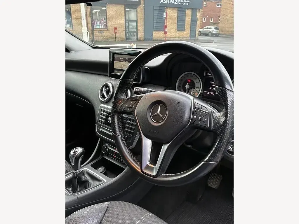 Used Mercedes A180 109 HP (80 kW) 2013 Blue Hatchback