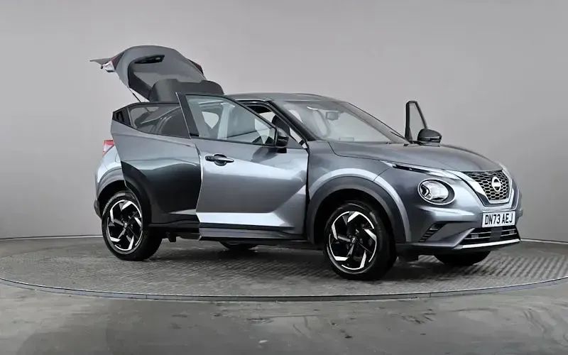 Used Nissan Juke N-Connecta 114 HP (83 kW) 2023 Grey SUV