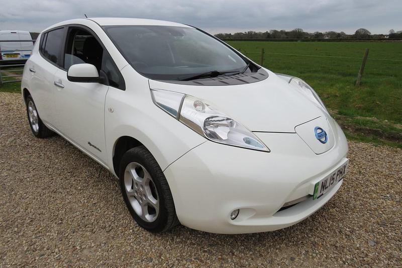 Usado Nissan Leaf Acenta 80 kW (109 HP) 2015 Branco Citadino