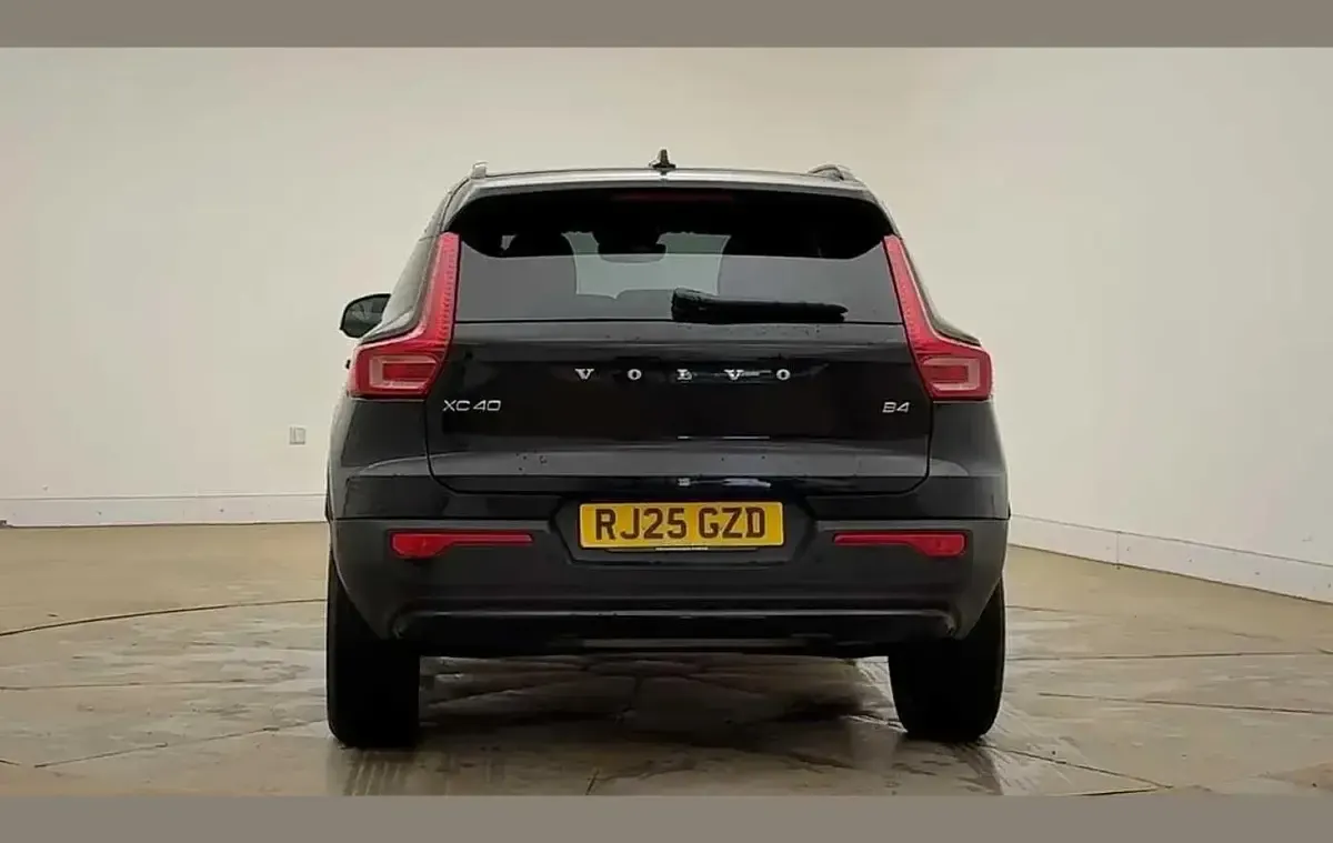 Used Volvo XC40 Plus 194 HP (142 kW) 2025 Black SUV