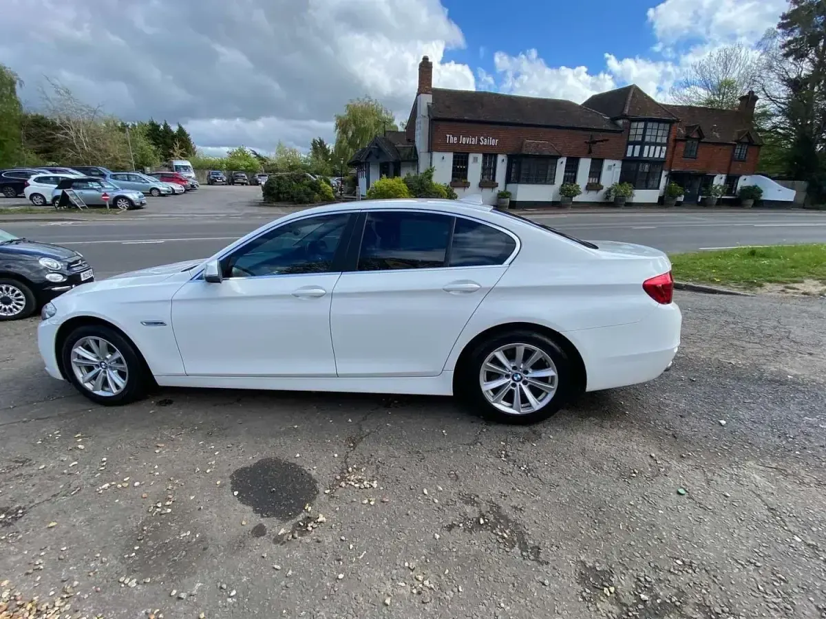 Begagnad BMW 520 Advantage 2013 Vit Sedan