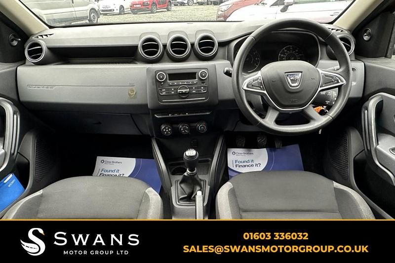 Used Dacia Duster Essentiel 115 HP (84 kW) 2019 Orange SUV