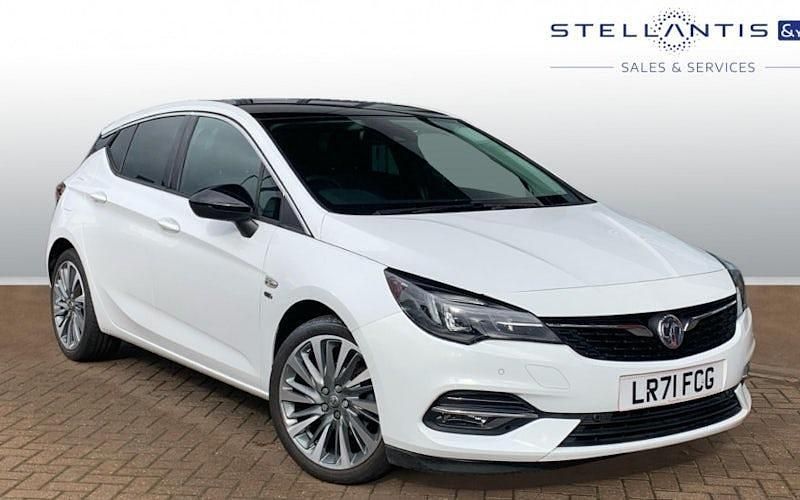 White Used 2021 Vauxhall Astra Edition Hatchback | £11,799 (Fair price) - Image 1/4