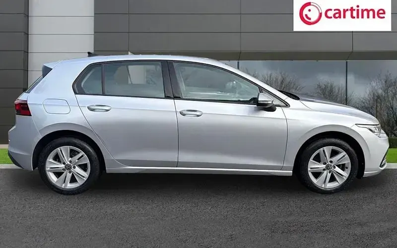 Used VW Golf VIII Life 110 HP (80 kW) 2024 Hatchback