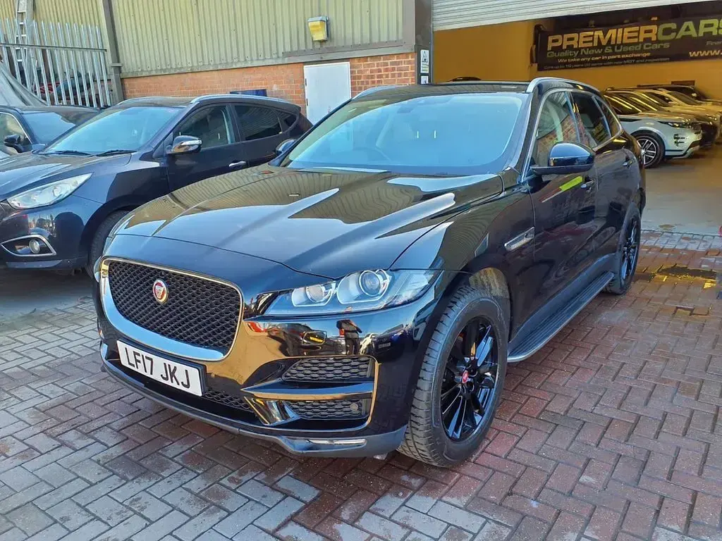 Used Jaguar F-Pace Portfolio 180 HP (132 kW) 2017 Black SUV