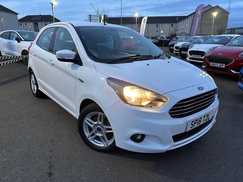 Used Ford Ka Plus Zetec 70 HP (51 kW) 2018 White Hatchback