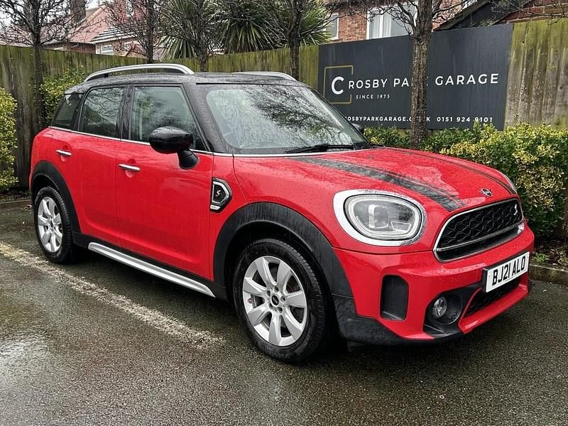 Begagnad Mini Cooper S Classic 2021 Röd Halvkombi