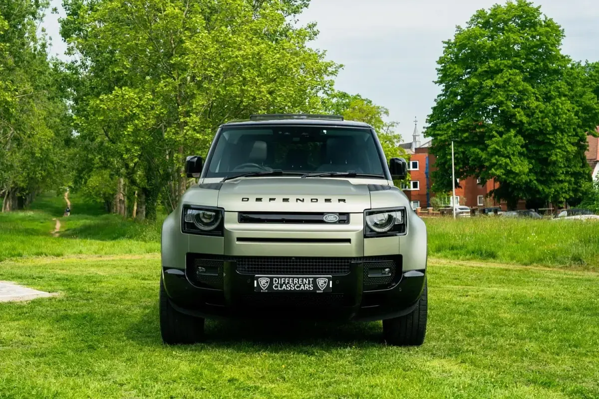 Used Land Rover Defender HSE Dynamic 2025 Green SUV