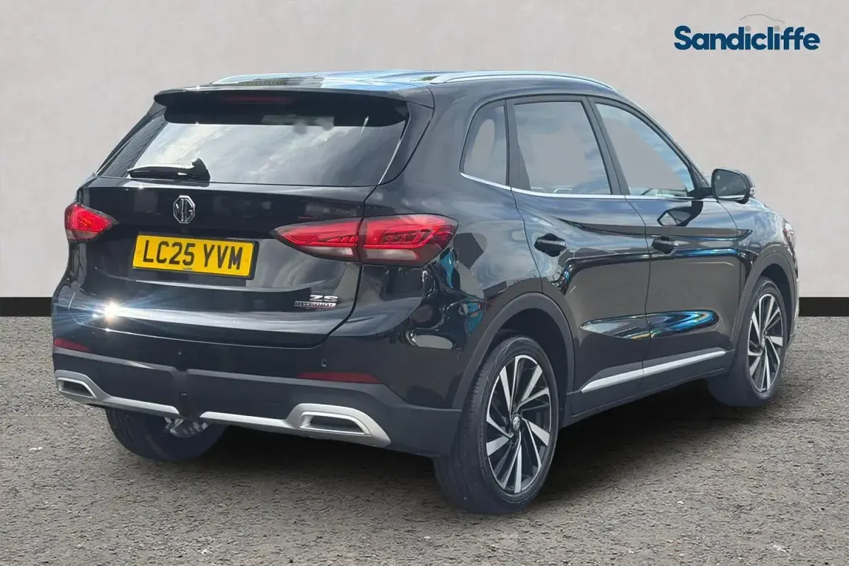 Used MG ZS Trophy 196 HP (144 kW) 2024 Metallic  black pearl SUV