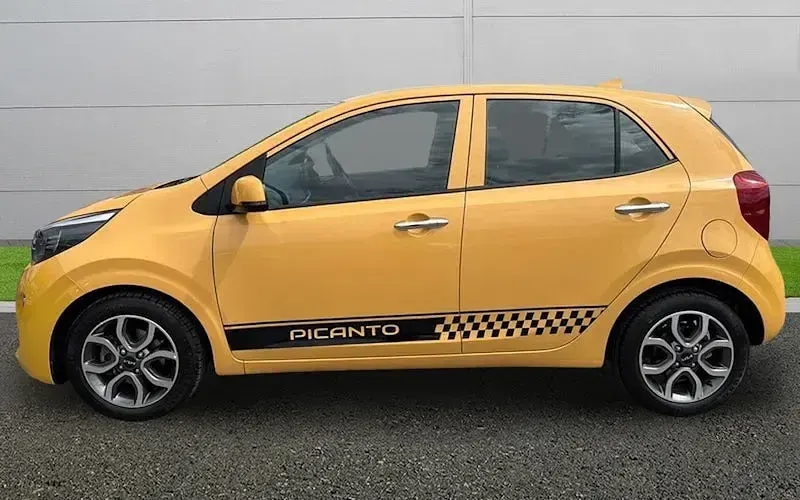 Used Kia Picanto 67 HP (49 kW) 2023 Yellow Hatchback