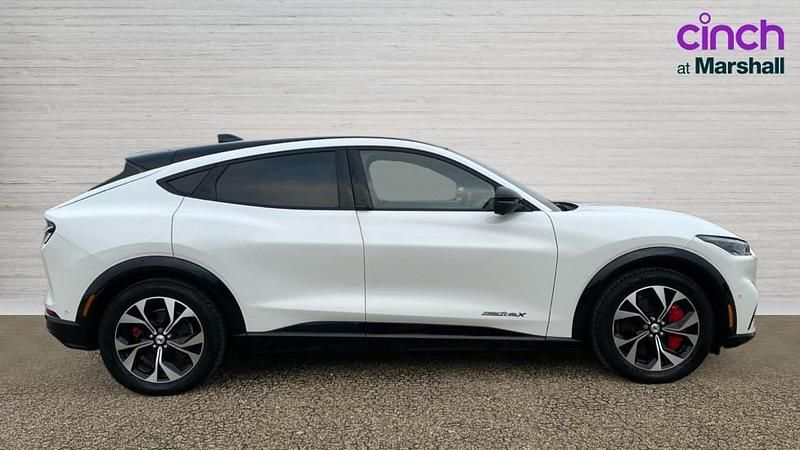 Used Ford Mustang Mach-E Extended Range 258 kW (351 HP) 2022 White SUV