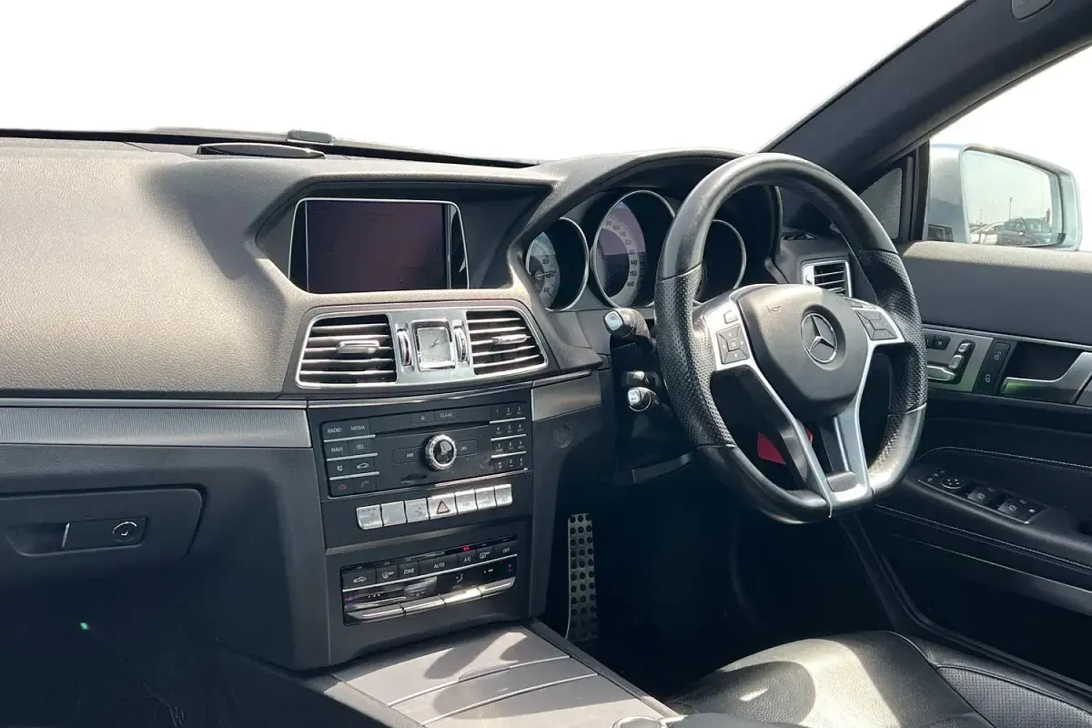 Used Mercedes E200 Active 184 HP (135 kW) 2016 Silver Coupe
