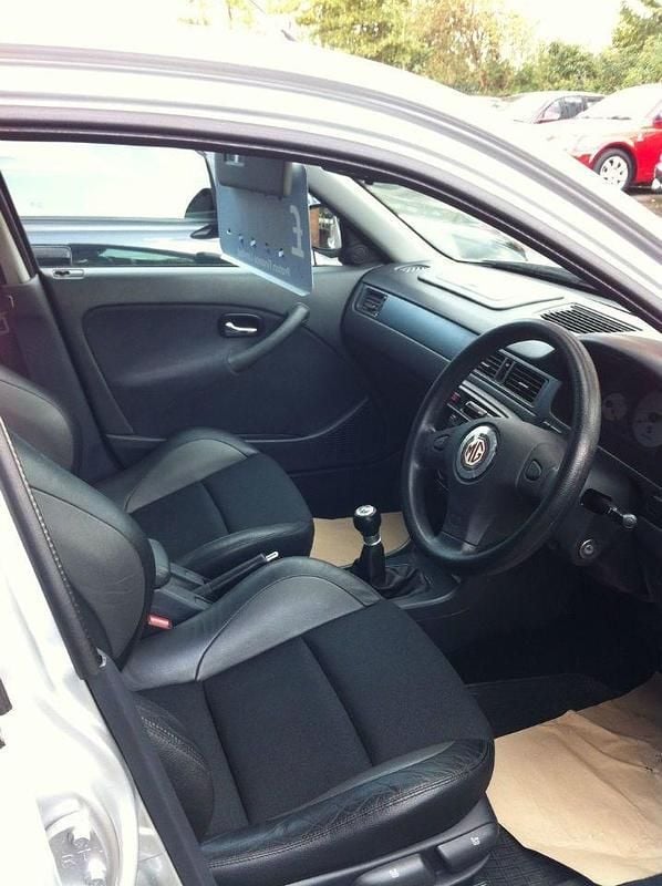 Used MG ZS 2003 Silver Sedan