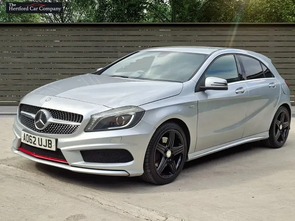 Begagnad Mercedes A250 AMG 211 HK (155 kW) 2012 Silver Halvkombi