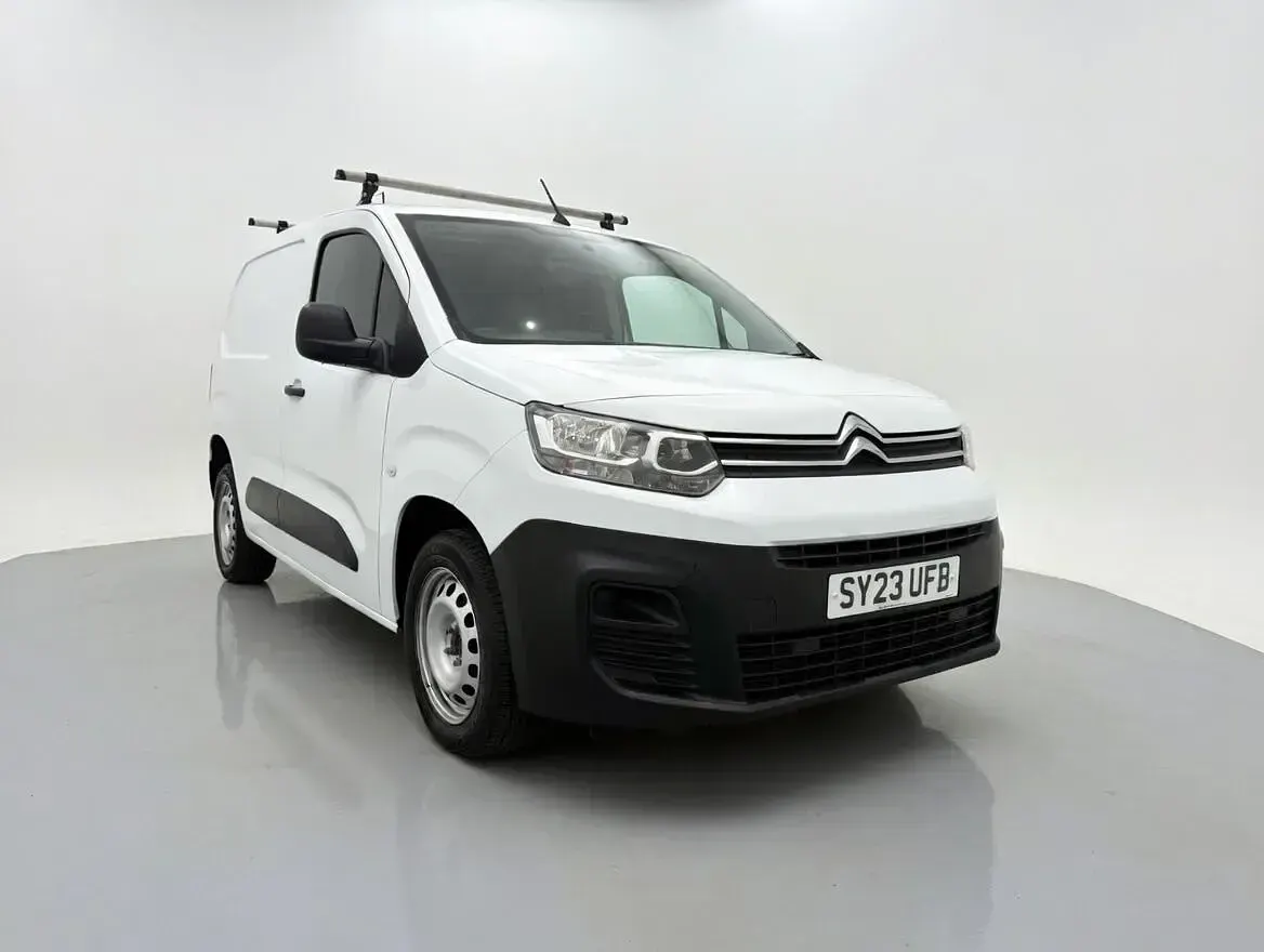 Second-hand Citroën Berlingo 100 CP (73 kW) 2023 Alb Monovolum