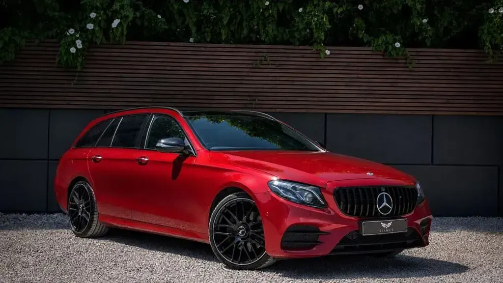 Used Mercedes E220 AMG line 2020 Red Estate