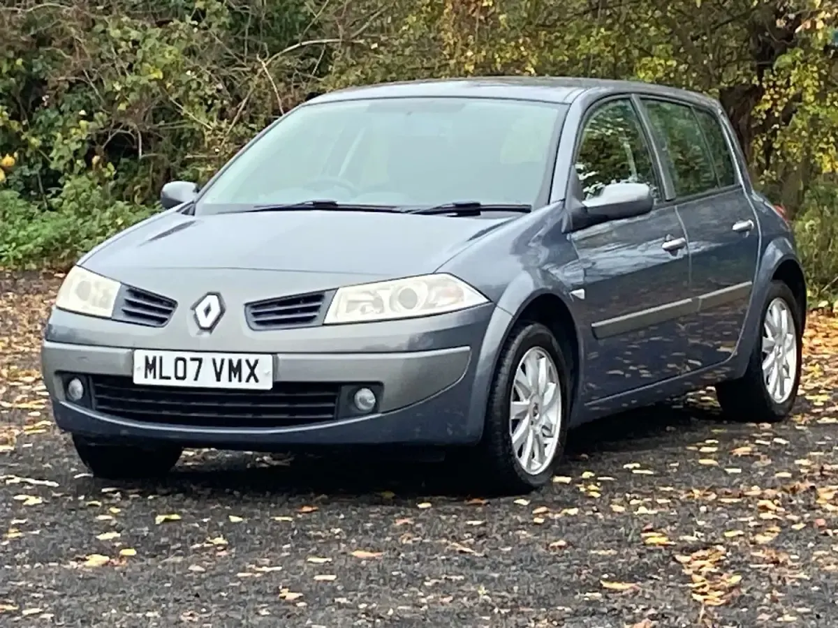 Usado Renault Mégane II Dynamique 2007 Cinzento Citadino