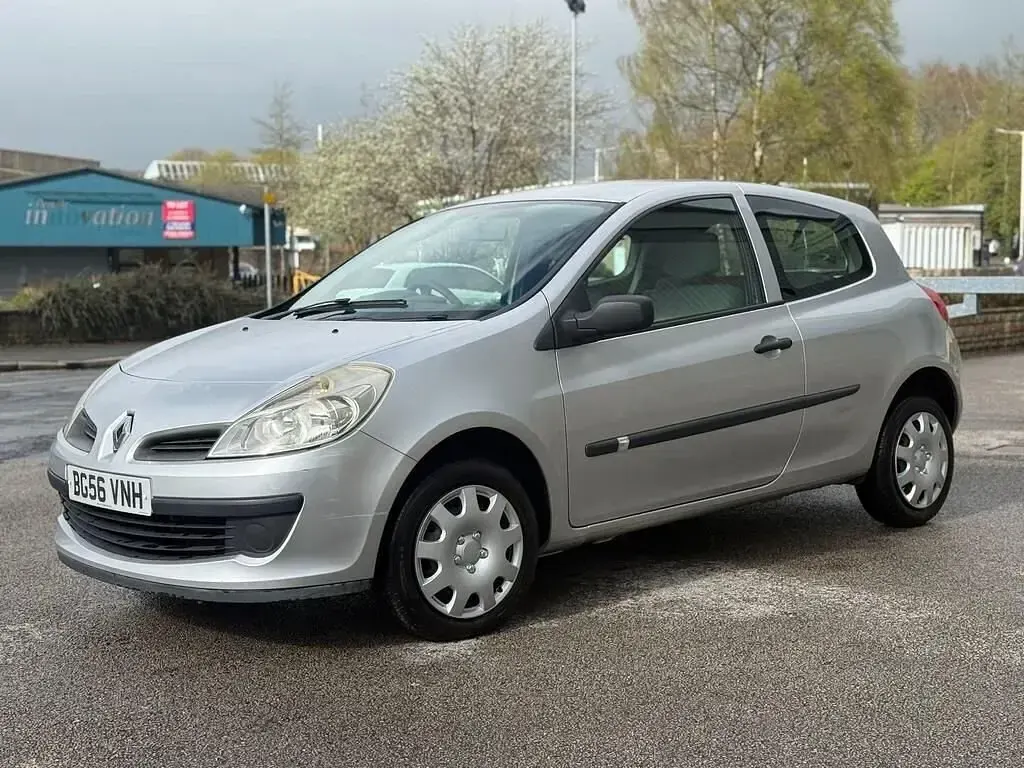 Used Renault Clio Expression 2007 Silver Hatchback