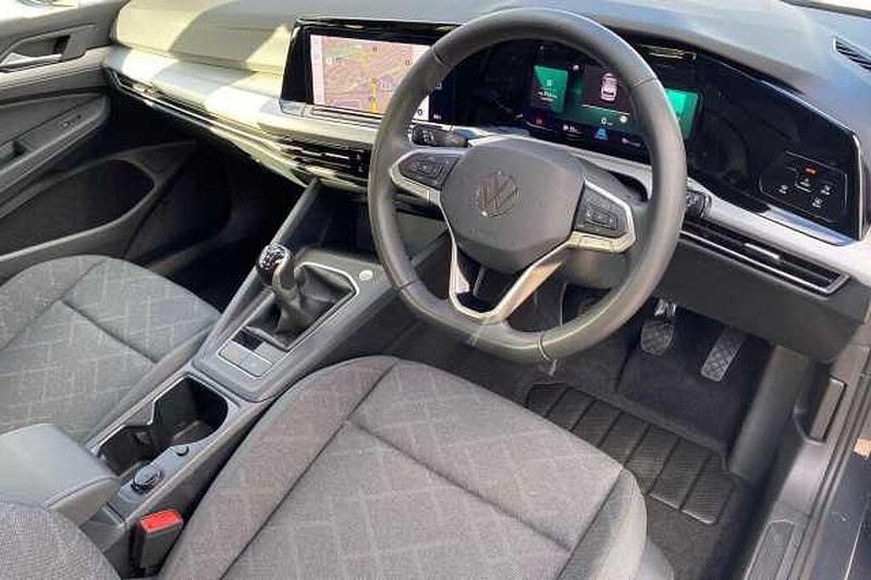 Second-hand VW Golf VIII 110 CP (80 kW) 2023
