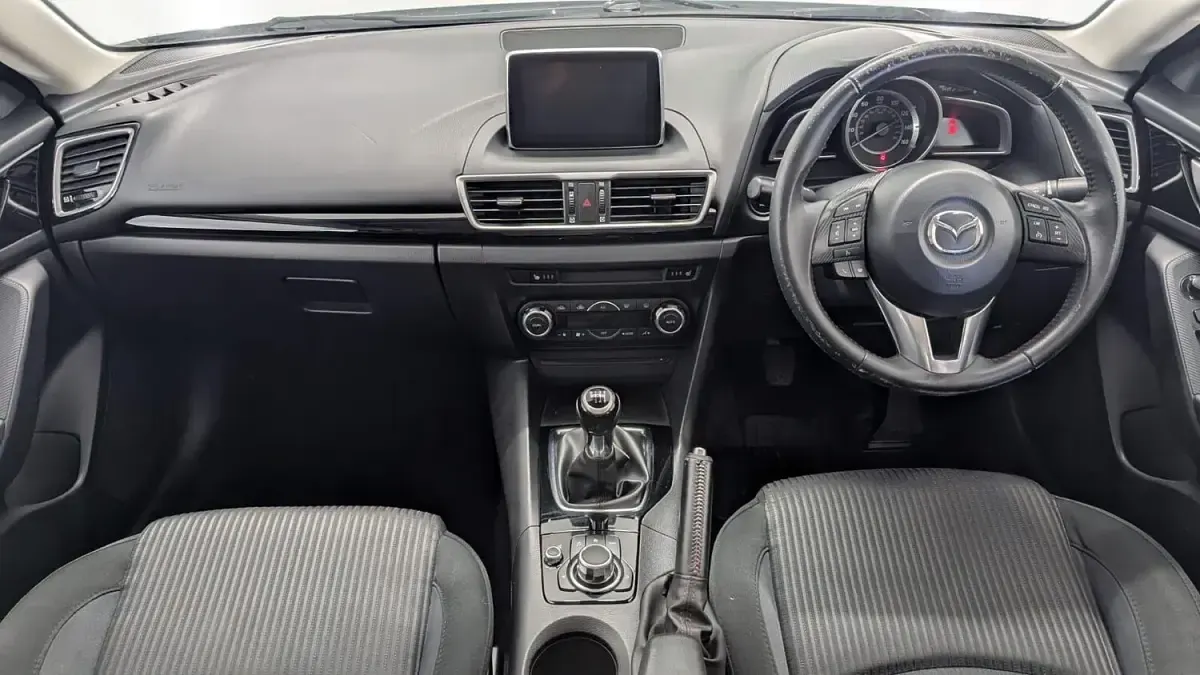 Used Mazda 3 165 HP (121 kW) 2016 White Sedan