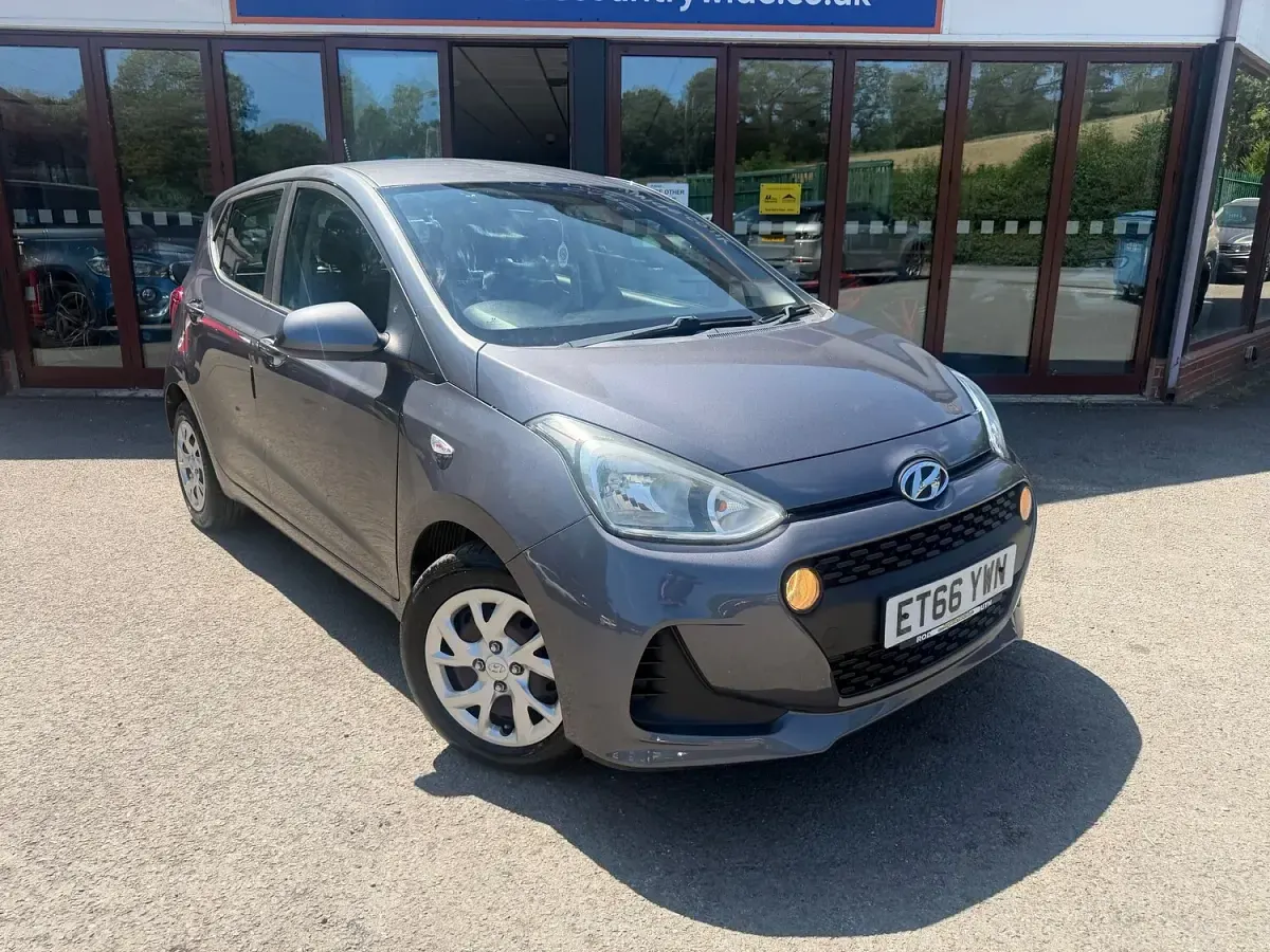 Used Hyundai i10 SE 87 HP (63 kW) 2017 Grey Hatchback