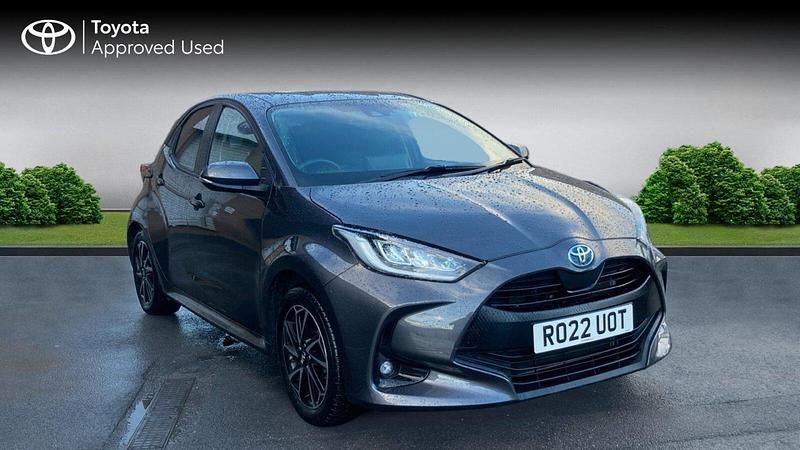 Used Toyota Yaris Hybrid Design 116 HP (85 kW) 2022 Decuma grey