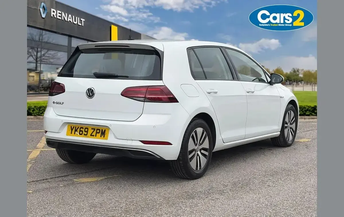 Used VW e-Golf 99 kW (135 HP) 2019 White Hatchback