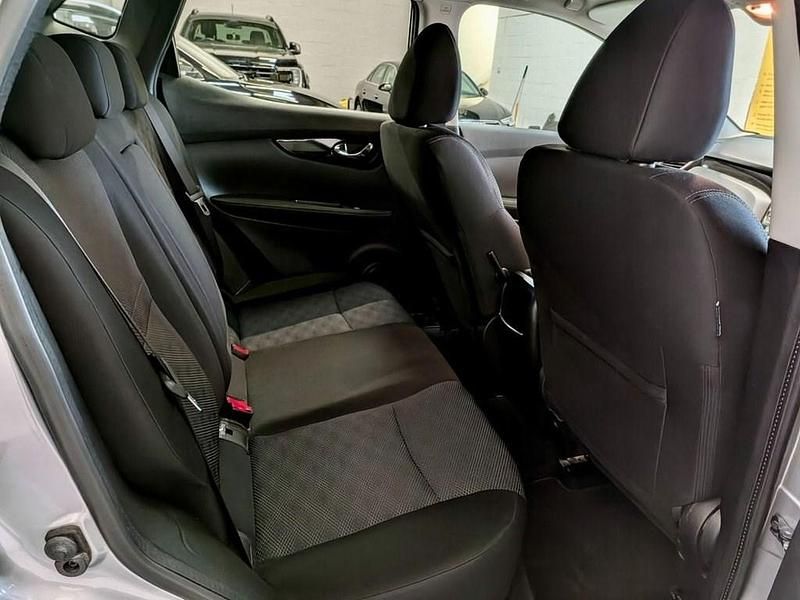 Used Nissan Qashqai N-Connecta 2016 Silver SUV