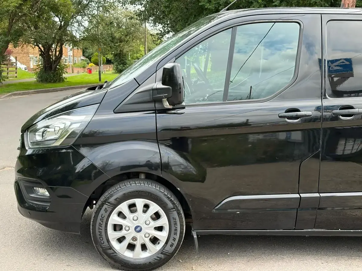Used Ford Transit Custom Limited 170 HP (125 kW) 2018 Black Van