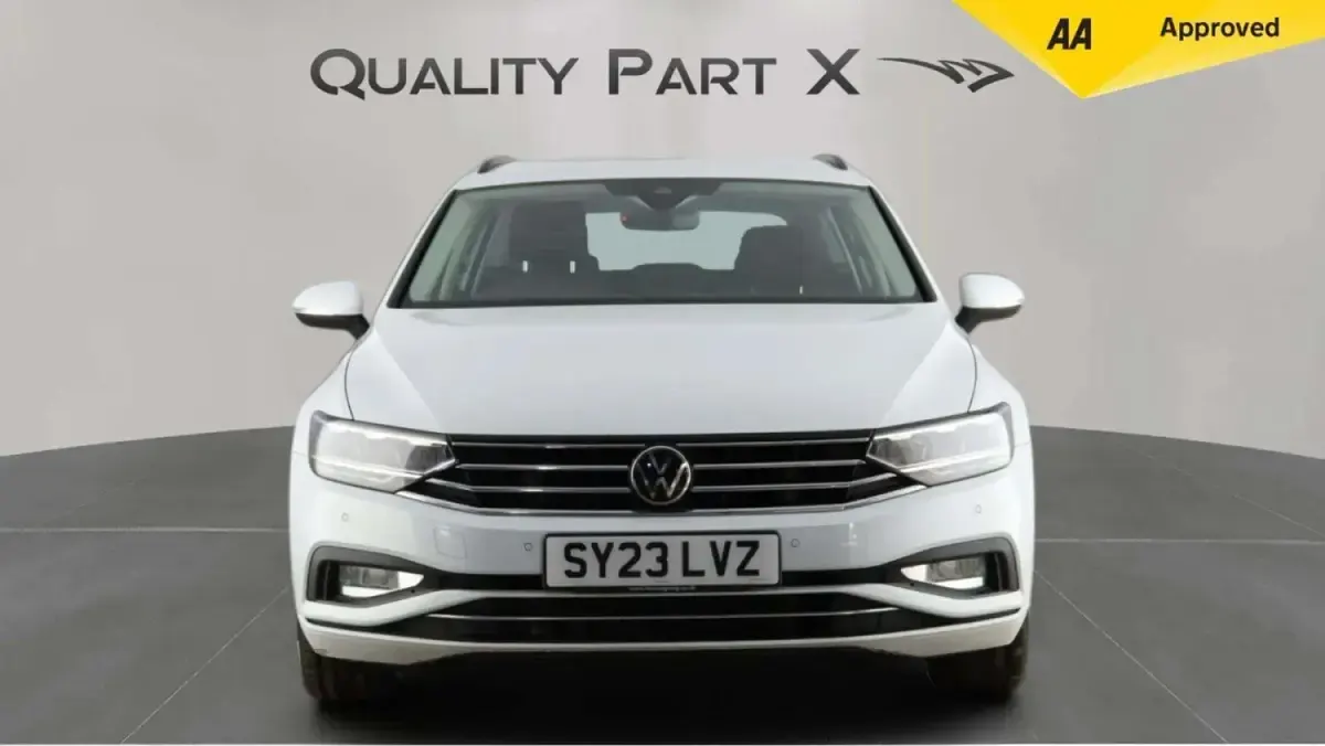 Usado VW Passat SE 150 HP (110 kW) 2023 Branco Carrinha