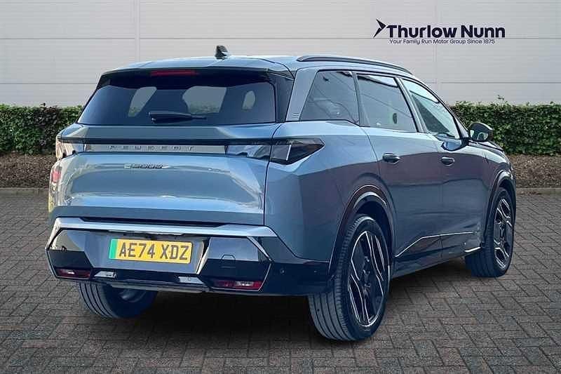 Used Peugeot e-5008 GT 154 kW (210 HP) 2024 Ingaro blue SUV