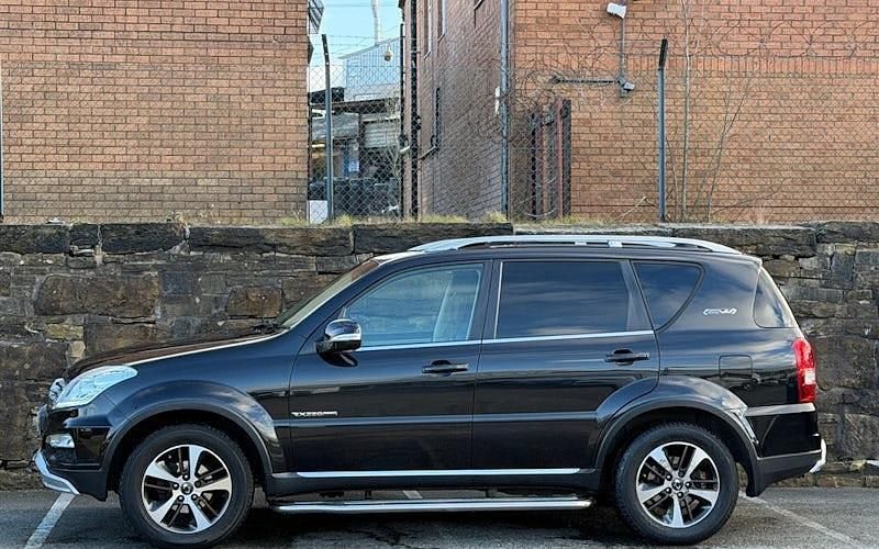 Used Ssangyong (KGM) Rexton 178 HP (130 kW) 2016 Black SUV