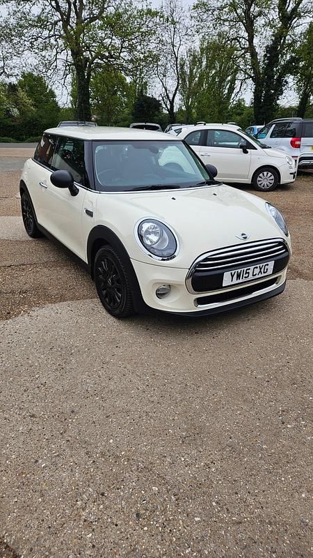 White Used 2015 Mini One D Hatch Hatchback | £4,495 (Fair price) - Image 1/4