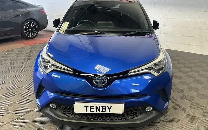 Used Toyota C-HR 122 HP (89 kW) 2019 Blue SUV