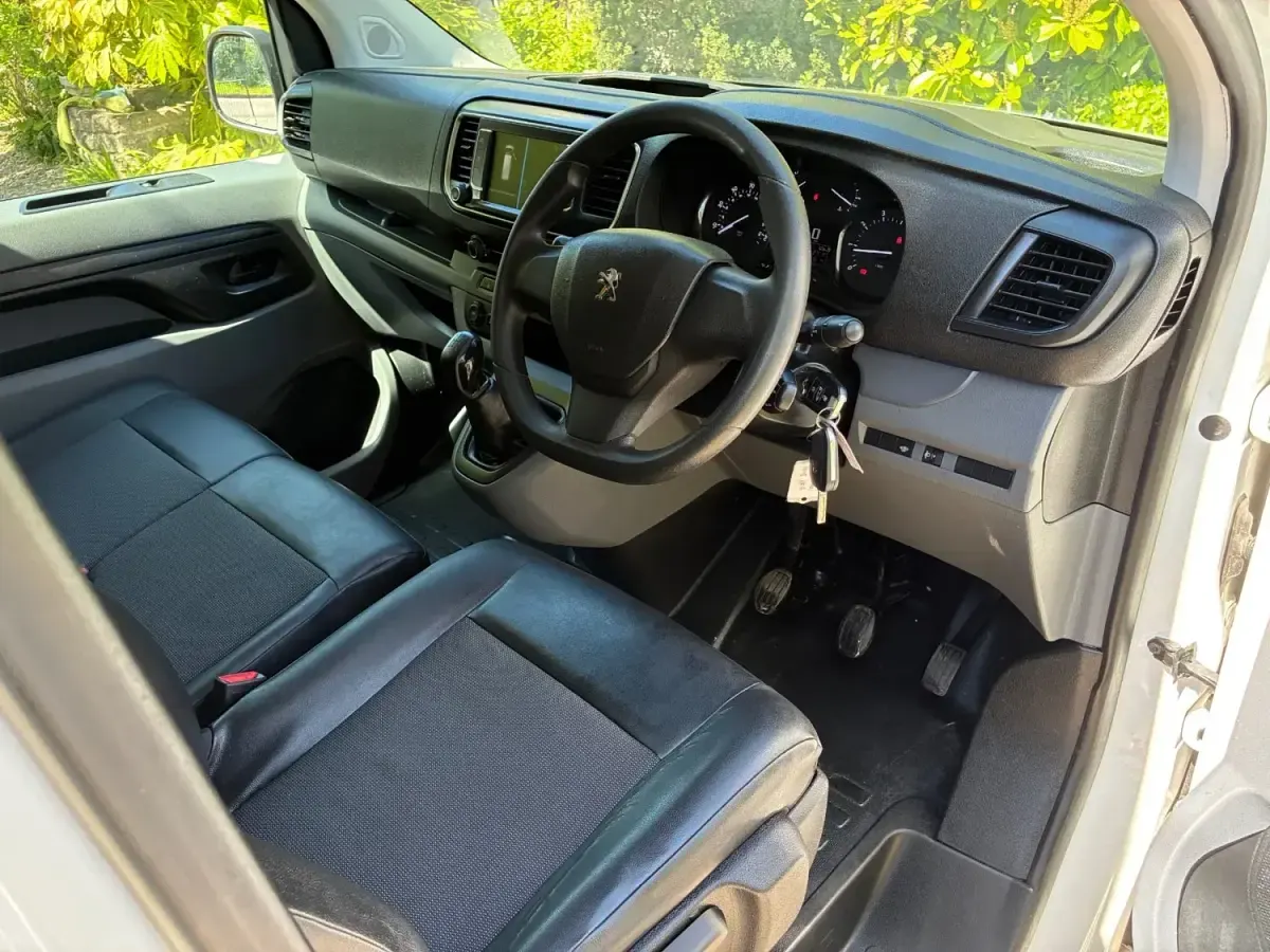 Used Peugeot Expert 2018 White Van