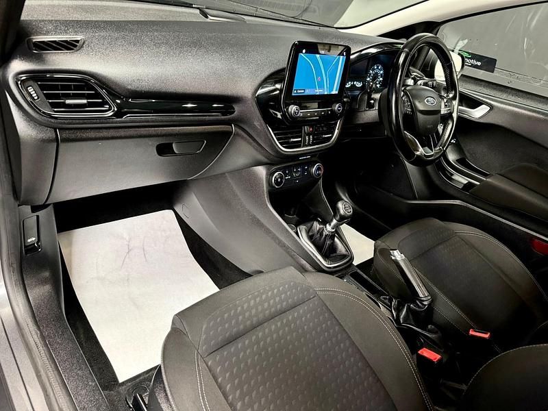 Used Ford Fiesta Zetec 70 HP (51 kW) 2019 Grey Hatchback