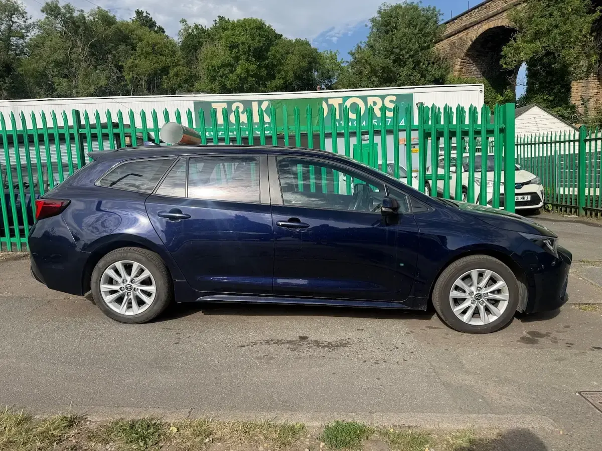 Used Toyota Corolla 2023 Blue Estate