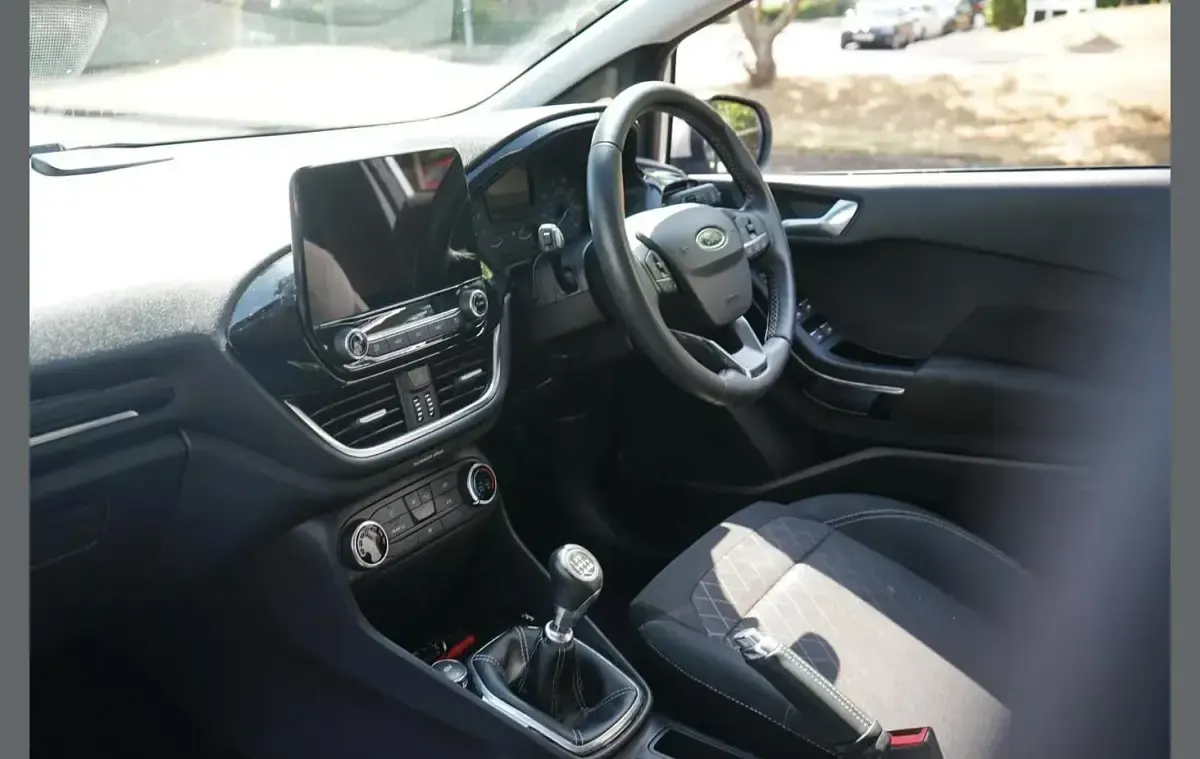 Used Ford Fiesta Active 99 HP (72 kW) 2019 Silver Hatchback