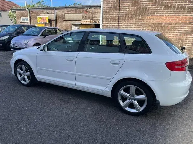 Used Audi A3 102 HP (75 kW) 2012 White Hatchback