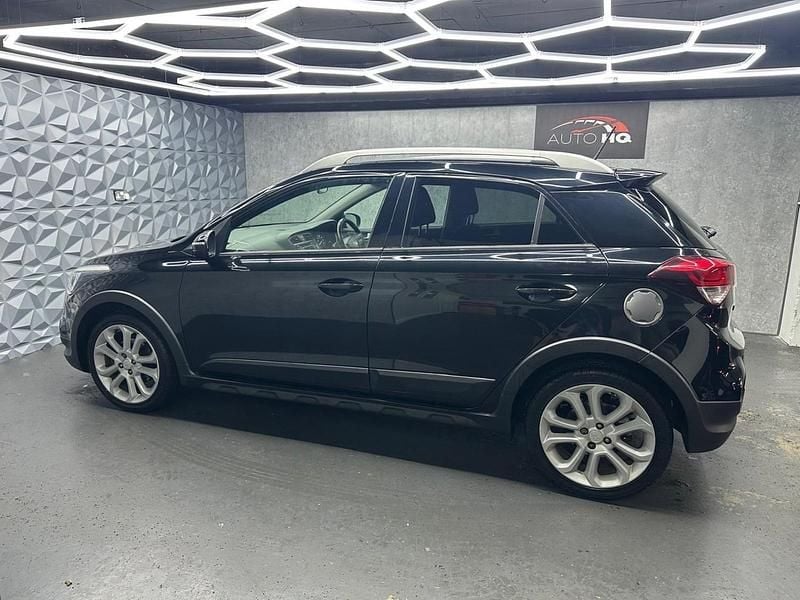 Used Hyundai i20 Active 2016 Black Hatchback