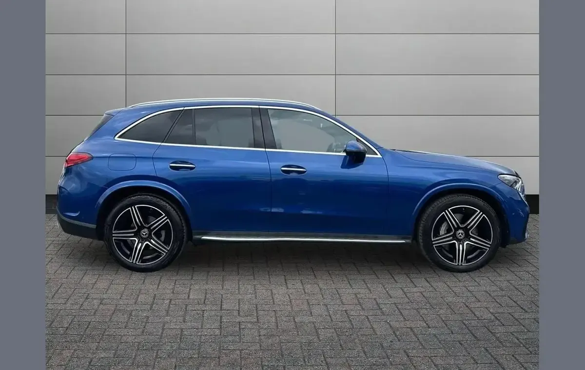 Used Mercedes GLC220 AMG Line Premium 194 HP (142 kW) 2023 Blue SUV