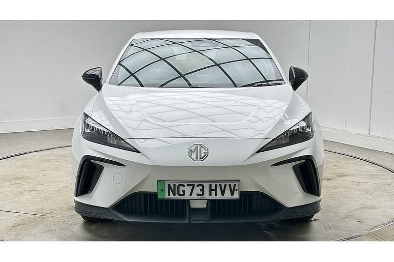 Used MG MG4 EV SE 2023 White Hatchback
