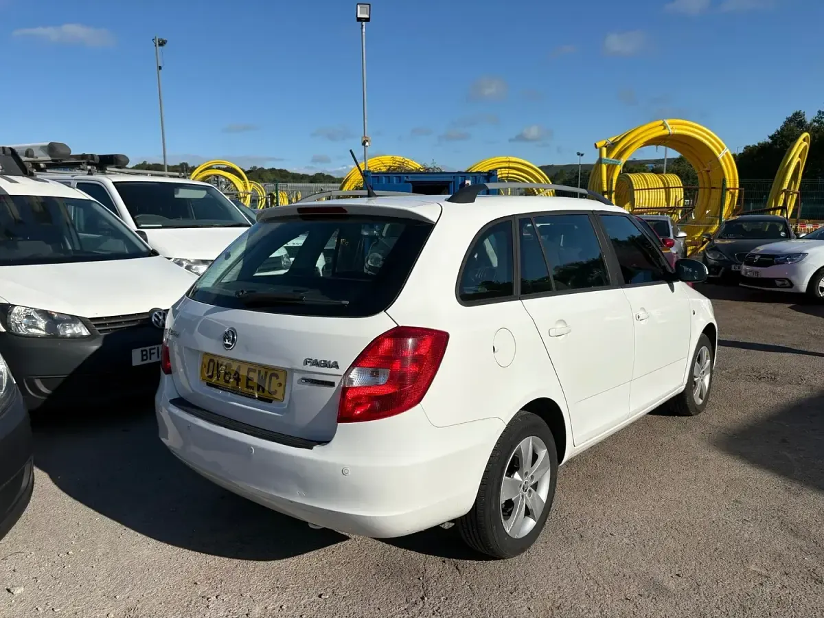 Used Skoda Fabia GreenLine 75 HP (55 kW) 2014 White Estate