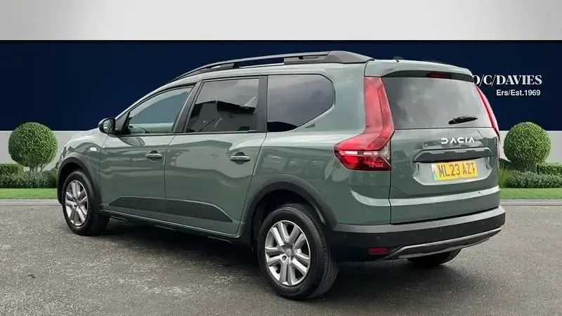 Używany Dacia Jogger Expression 110 KM (80 kW) 2023 Zielony Minivan