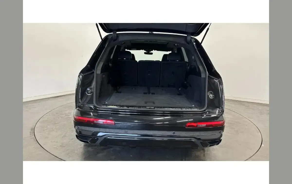Used Audi Q7 Comfort 281 HP (206 kW) 2022 Black SUV
