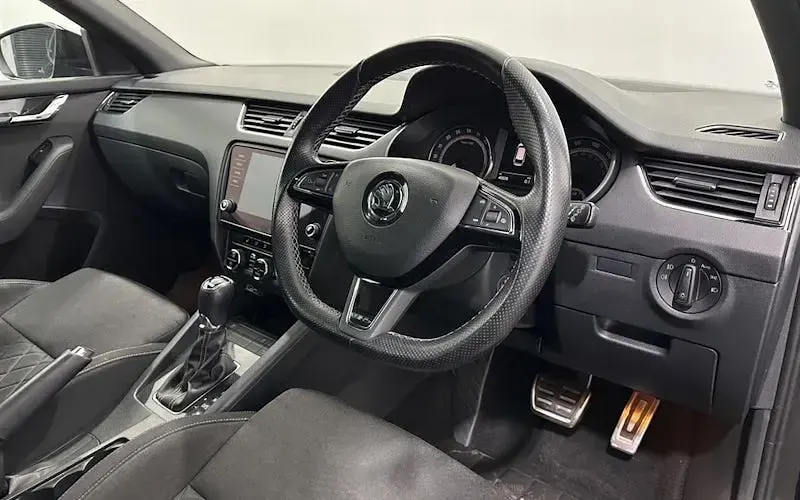 Used Skoda Octavia vRS 184 HP (135 kW) 2019 Black Estate