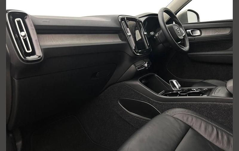 Used Volvo XC40 Inscription 161 HP (118 kW) 2022 Grey SUV